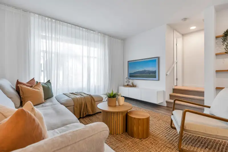 103 15268 28 AVENUE - photo 2 of 40