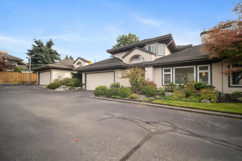 3 12969 17 AVENUE - photo 3 of 40
