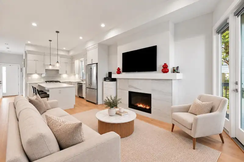 16475 21A AVENUE - photo 3 of 25