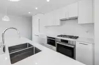 307 1588 JOHNSTON ROAD - thumbnail 14