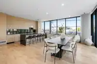 307 1588 JOHNSTON ROAD - thumbnail 33
