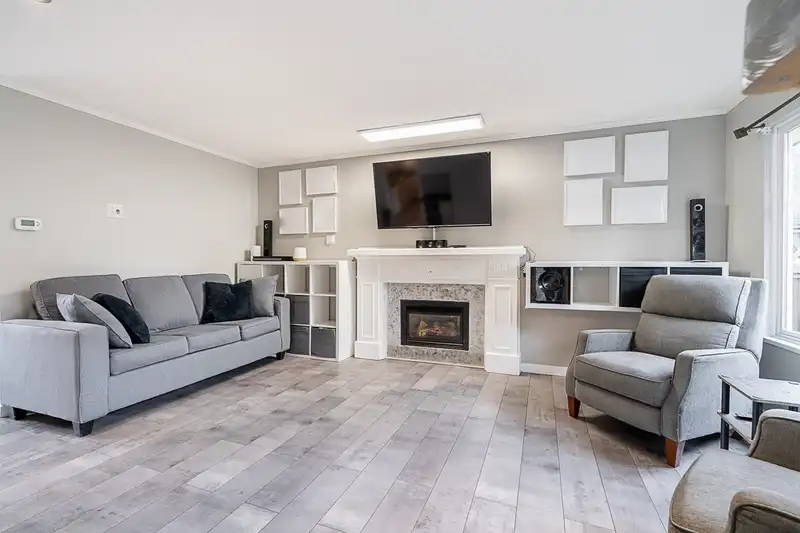 15533 MADRONA DRIVE - photo 4 of 29