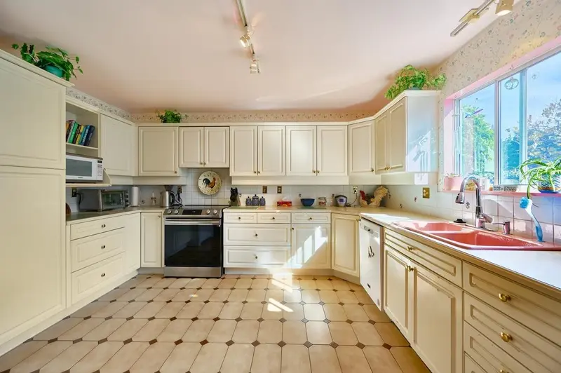 4228 CRAIGFLOWER DRIVE - photo 2 of 25