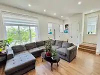16781 20 AVENUE - thumbnail 4