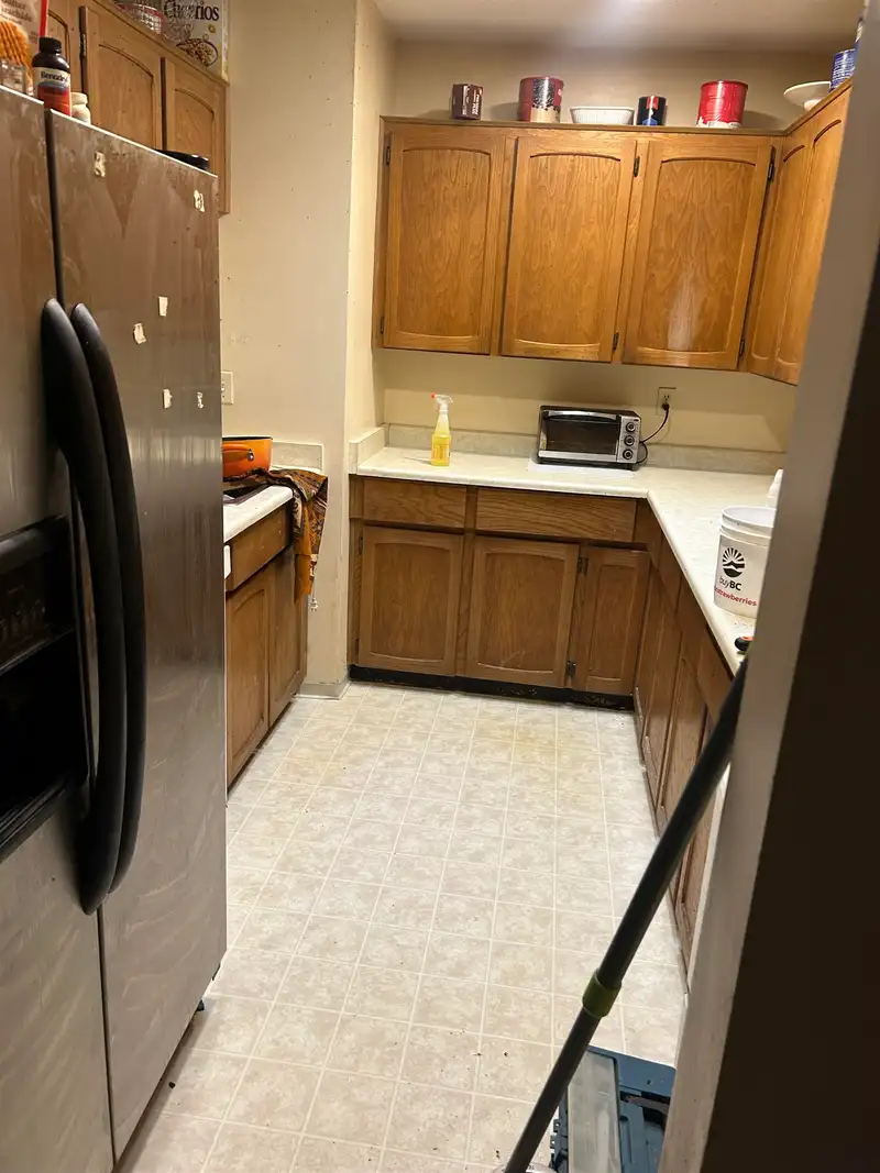 303 1354 WINTER STREET - photo 2 of 8