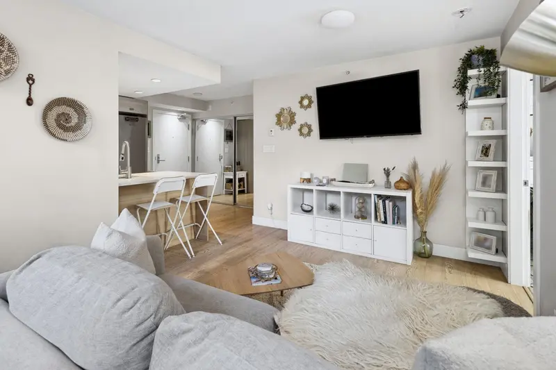 220 1783 MANITOBA STREET - photo 1 of 25