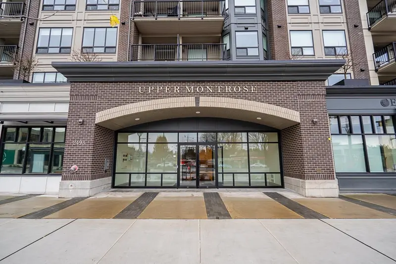 301 2493 MONTROSE AVENUE - photo 4 of 25