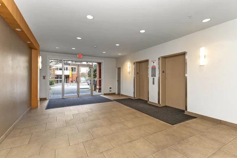 417 33539 HOLLAND AVENUE - photo 2 of 25