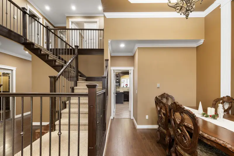 14855 71 AVENUE - photo 3 of 25