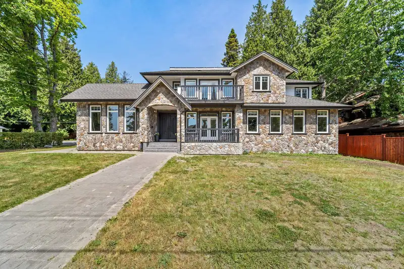 13101 14 AVENUE - photo 3 of 40