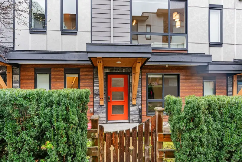 181 16488 64 AVENUE - photo 1 of 24