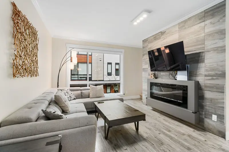 181 16488 64 AVENUE - photo 4 of 24