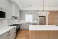 16711 16 AVENUE - thumbnail 8