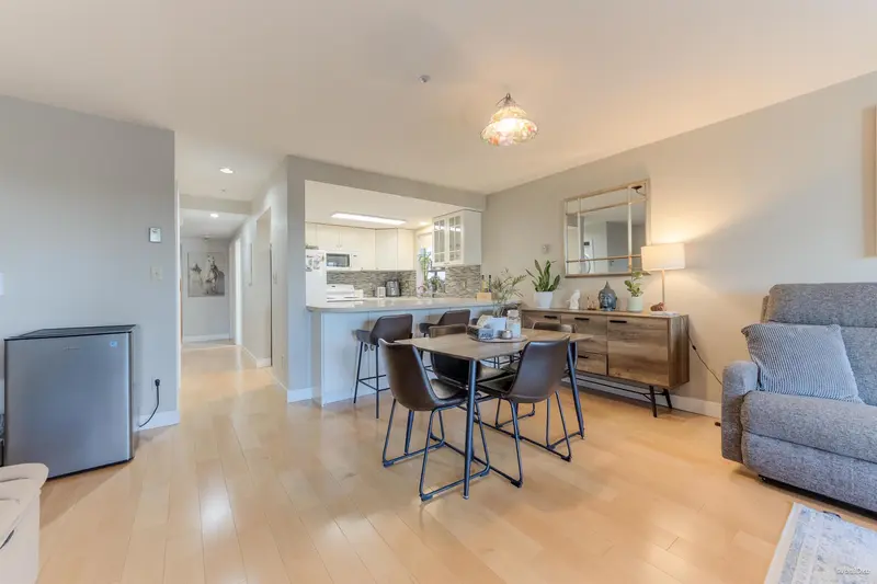 6 2150 SE MARINE DRIVE - photo 2 of 25