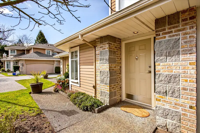 21 15273 24 AVENUE - photo 4 of 25