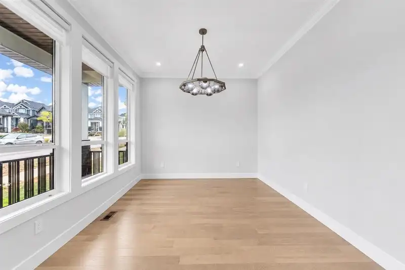 16520 20A AVENUE - photo 3 of 19