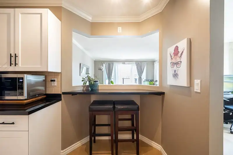 313 1830 E SOUTHMERE CRESCENT - photo 2 of 36