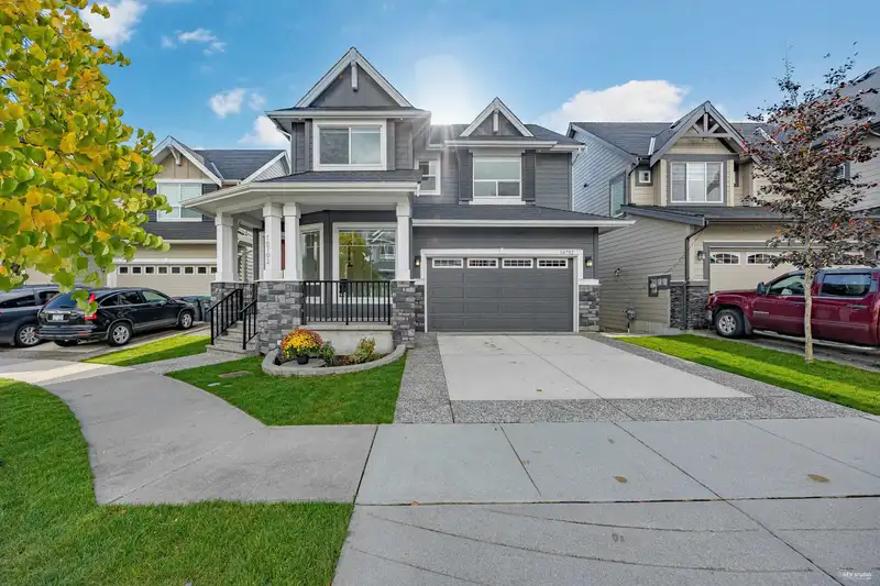16792 17B AVENUE - photo 1 of 40