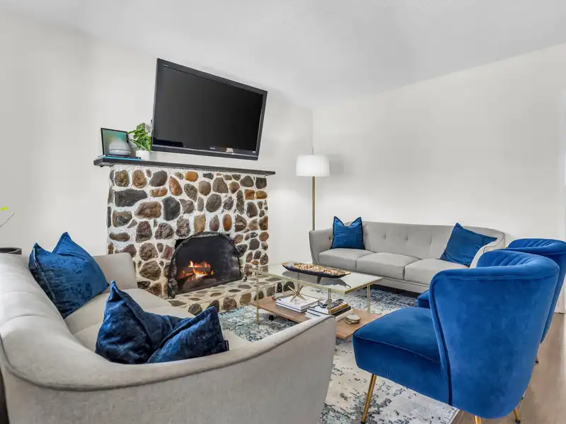 16 N KASLO STREET - photo 2 of 20